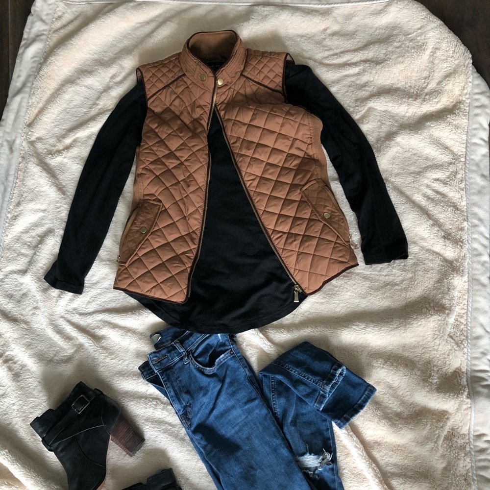 CAMEL PUFFER VEST